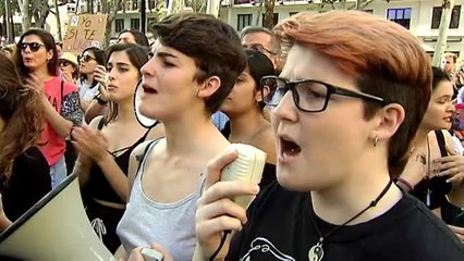Miles de personas llenan las calles de toda España contra la sentencia de 'la Manada'