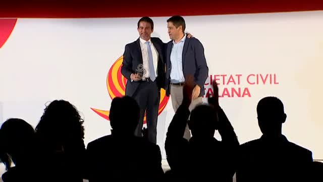 Manuel Valls defiende su compromiso con la democracia y la libertad en Cataluña