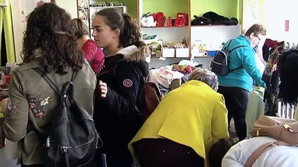 Le toca la lotería y liquida todos los productos de su negocio a un euro