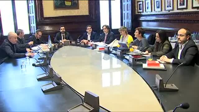 El Parlament catalán se querellará contra el juez Llarena