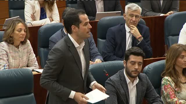 Ciudadanos pide a Cifuentes que dimita y la presidenta les acusa de querer entregar la CAM a la izquierda