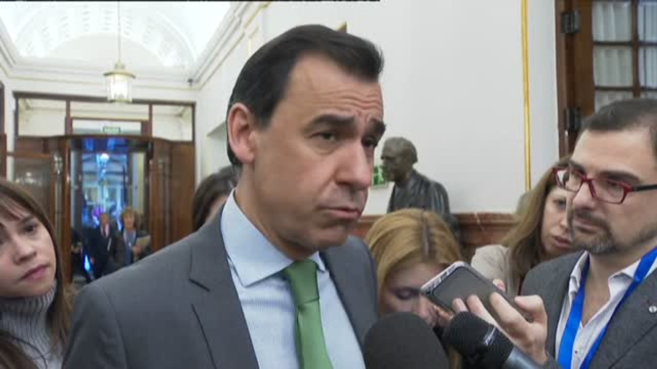 El PP niega que esté barajando nombres para sustituir a Cifuentes