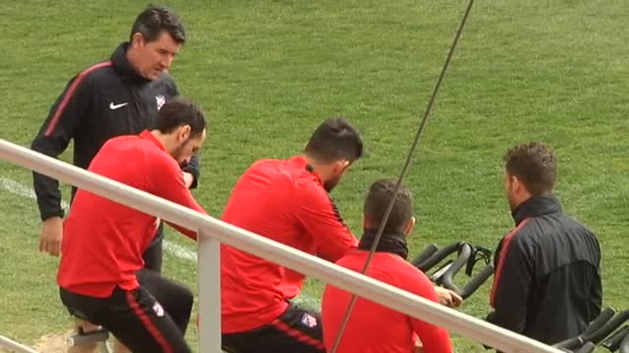 El Atlético comienza a preparar el derbi madrileño