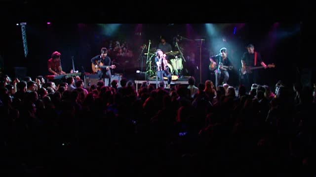 Vetusta Morla, Amaral y otros artistas rinden homenaje a José Couso en un concierto