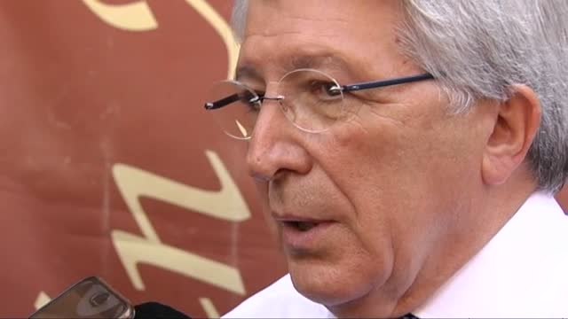 Enrique Cerezo defiende el nuevo escudo del Atlético de Madrid