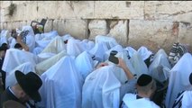 Miles de judíos asisten por Pascua a la Bendición Sacerdotal en el Muro de las Lamentaciones