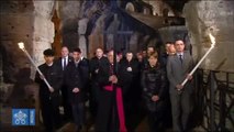 El Papa encabeza el tradicional Vía Crucis del Viernes Santo en el Coliseo de Roma