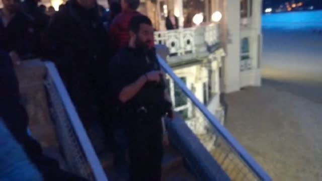 Un hombre armado con dos machetes siembra el pánico en San Sebastián