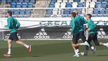 Zidane dirige el tercer entrenamiento de la semana con los jugadores disponibles