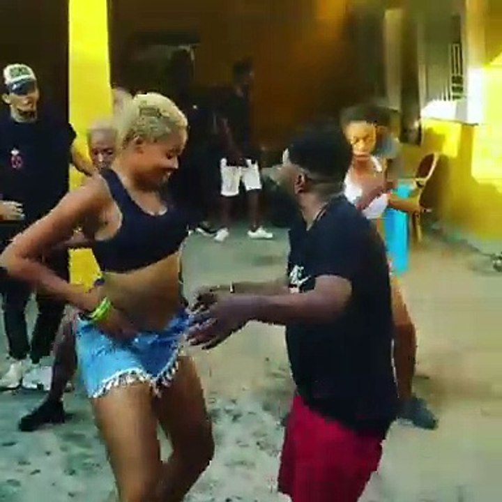 UNE DANSE INCROYABLE