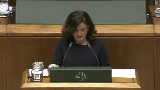 El Gobierno vasco estudia prorrogar el permiso de paternidad