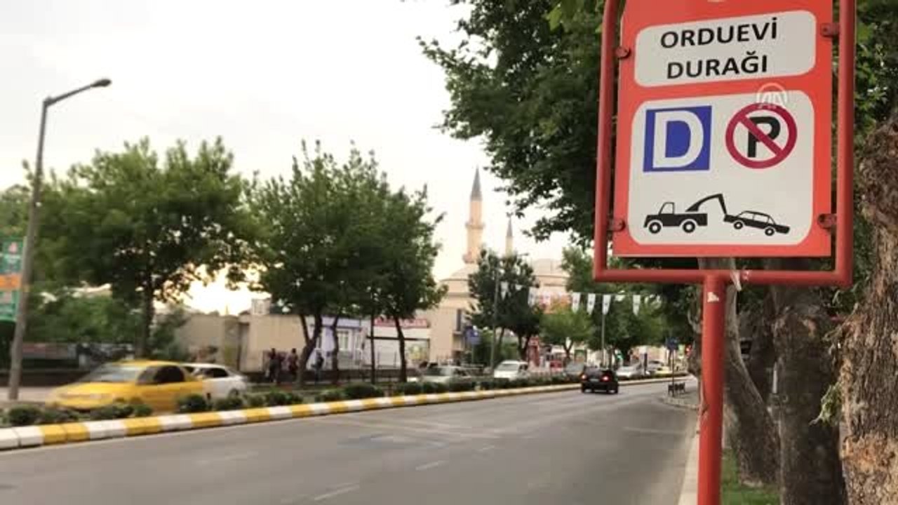 Görme engelli öğretmen darbedildi