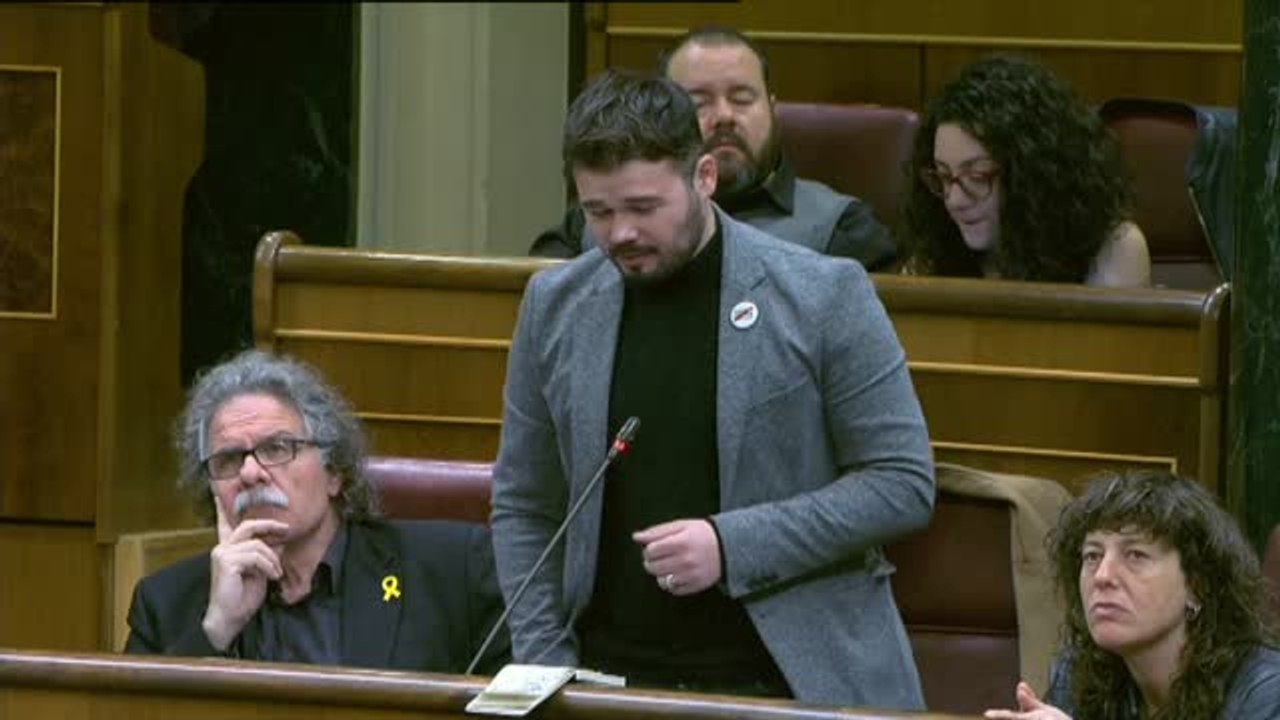 Rufián a Zoido: "Omnium sobrevivió al franquismo y le puedo asegurar que sobrevivirá también a ustedes"
