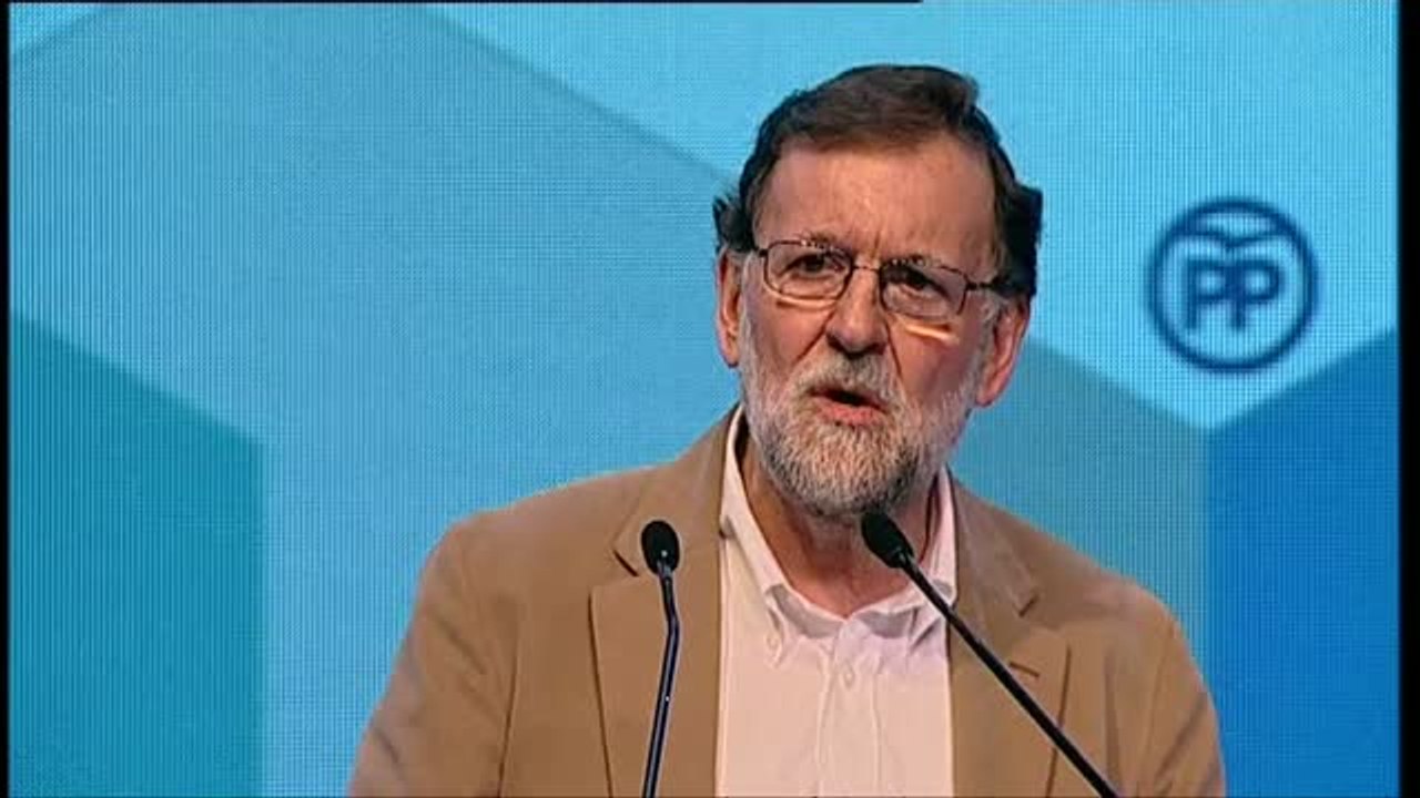 Rajoy: "El Gobierno ofrece pensiones seguras y la oposición promesas falsas"