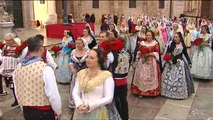 Valencia se emociona en la Ofrenda de flores a la Virgen de los Desamparados