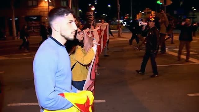 Concentración en la plaza de Sant Jaume contra los registros de la Guardia Civil