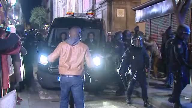 Muere un mantero de un paro cardiaco en Lavapiés