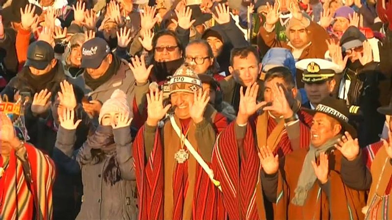 Indigenous Bolivians celebrate winter solstice