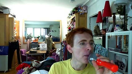 Wiwi égratigne "one foot" de Fun.