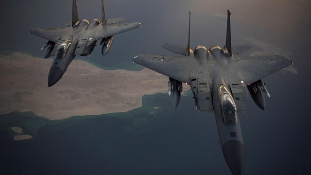 ماوراء الخبر- كيف ستنتهي لعبة عض الأصابع الأميركية الإيرانية؟