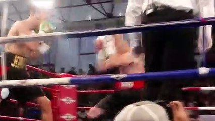 Jon Fernández rey del superpluma de la UE Tras Dejar KO A Eronen en el Primer Asalto