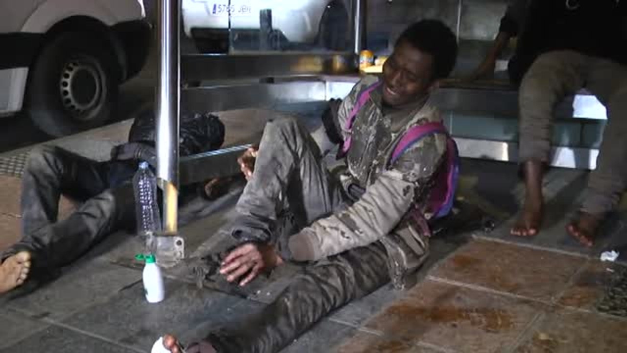 Un nuevo salto a la valla de Ceuta se salda con cuatro subsaharianos heridos