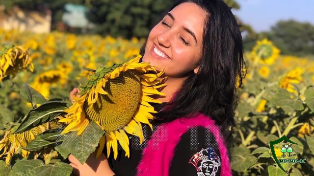 Young Naira Aka Ashnoor Kaur Scores 93% In CBSE Class 10 Board Exams