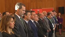 Minuto de silencio en memoria de Gabriel del rey junto con la presidenta andaluza y el ministro de Justicia en Sevilla