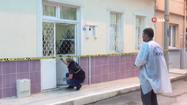 Polis 3 gündür haber alınamayan kadının evinde cansız bedenini buldu