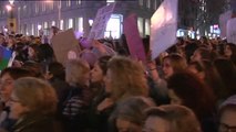 Las mujeres llenan las calles de Barcelona en este 8M