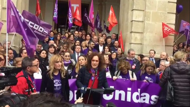 Concentración de mujeres en Plaza Nueva, Sevilla