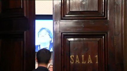 Download Video: Torrent 'se cuela' en una reunión del grupo de Junts Per Catalunya en el Parlament