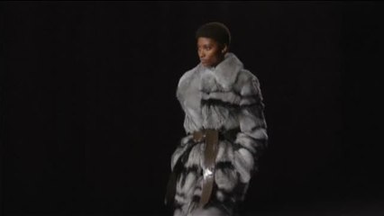 Givenchy apuesta por los colores oscuros con pinceladas de luz