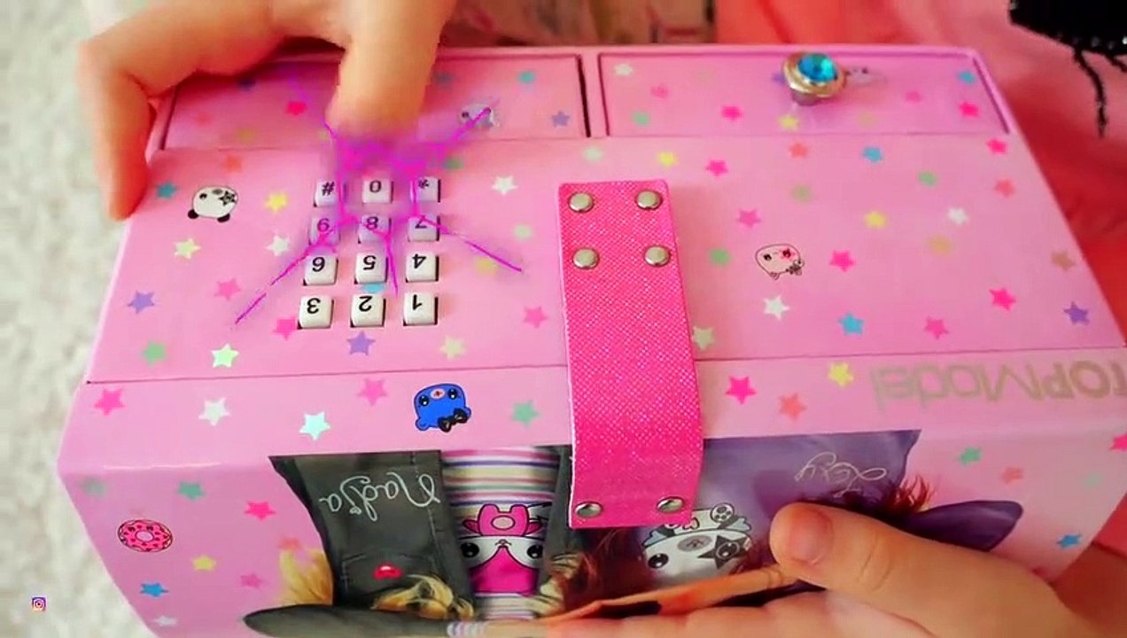 Stacy et la magie des manteaux de couleur