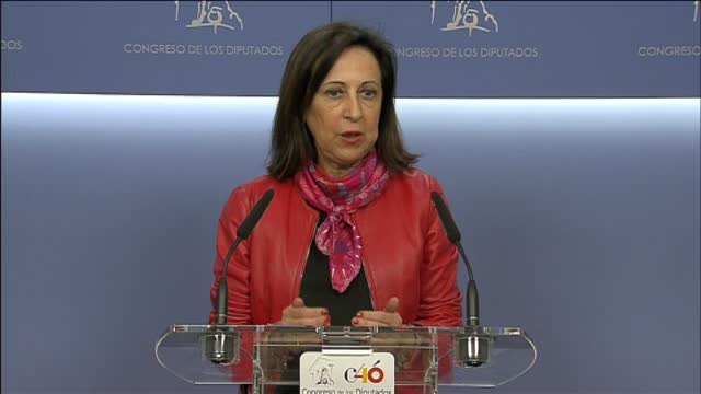 Robles: Rajoy se ha visto arrastrado por la oposición a comparecer por las pensiones