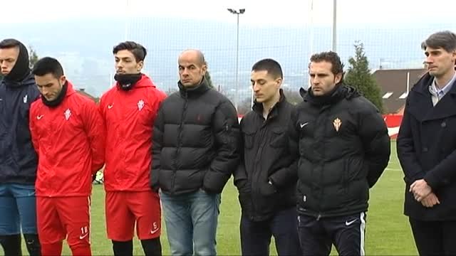 Emotivo minuto de silencio del Sporting en Mareo por Quini