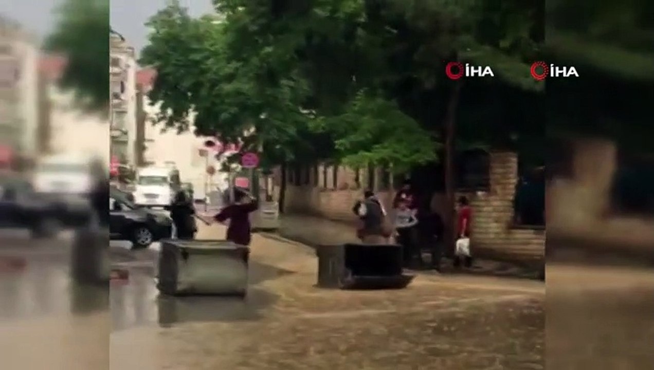 Sel çocuğu böyle sürükledi