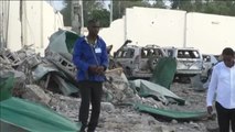 Se eleva a 45 la cifra de muertos en un doble atentado con coche bomba en Mogadiscio