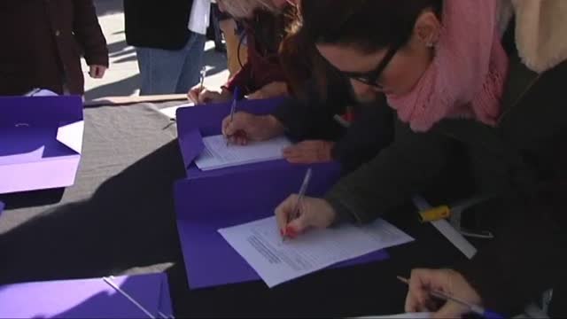 Recogida de firmas para pedir que no se derogue la prisión permanente revisable