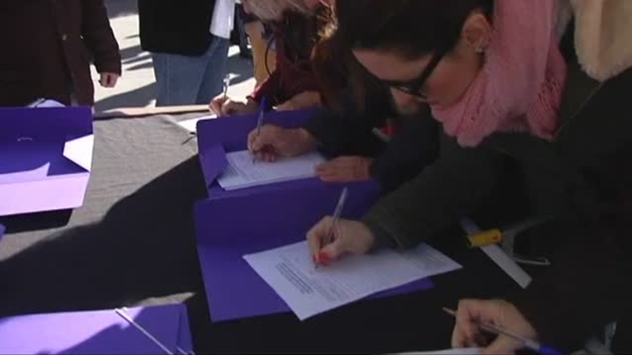 Recogida de firmas para pedir que no se derogue la prisión permanente revisable