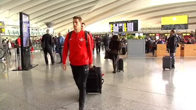 Los jugadores y los ultras del Spartak de Moscú, de vuelta a Rusia