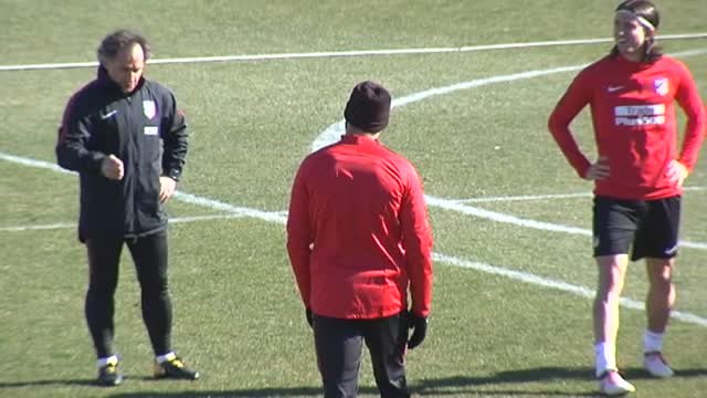 El Atlético se entrena sin Carrasco