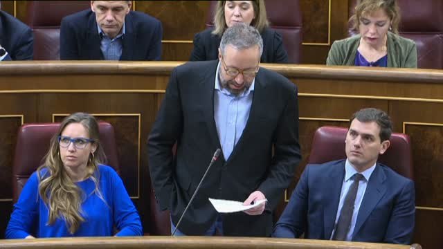 Girauta avisa al PP: no piensen un solo instante que sin la lengua vehicular en toda España, junto con las cooficiales, van a tener un pacto por la educación