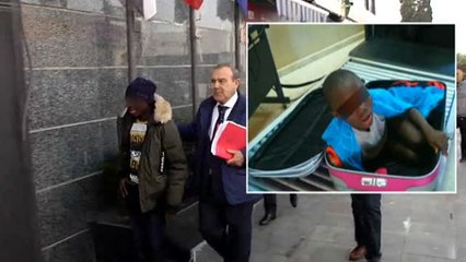 El padre del niño de la maleta queda en libertad