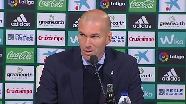 Zidane se rinde ante el trabajo de Asensio y Lucas