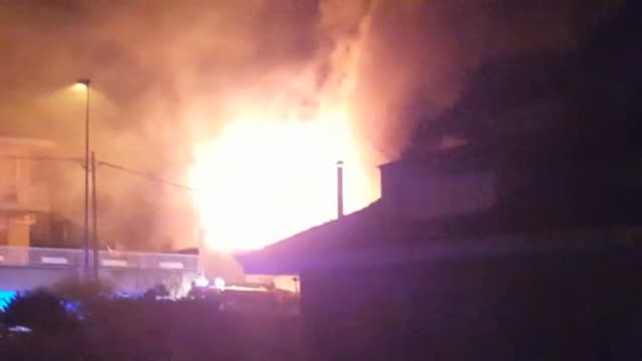 Muere un octogenario en el incendio de su casa en Sant Boi