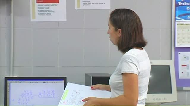 El Gobierno estudia dejar a los padres elegir la lengua vehicular en los colegios catalanes