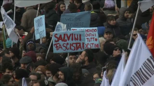 Miles de personas se manifiestan en Macerata contra el racismo