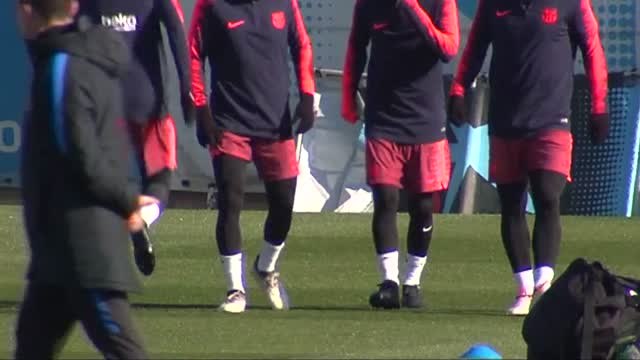 El Barcelona entrena sin Piqué y sin Vermaelen