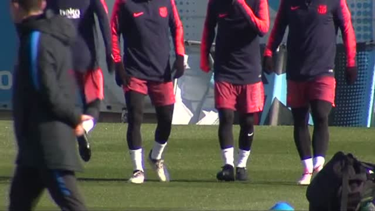 El Barcelona entrena sin Piqué y sin Vermaelen